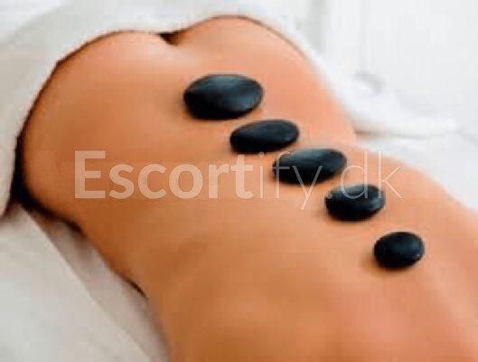 Afstressende og pirrende #kropsmassage af uddannet massør PRIVAT træffes SØNDAG den 20.04