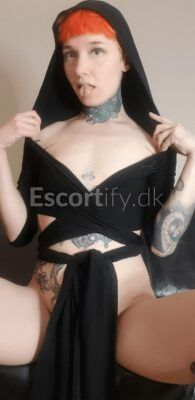 "Brilliant catching up with Pixie. She has a fantastic body, she's clever and incredible in the bedroom. I came away in heaven!"