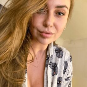 Bruselas sammen og mælk på mine bryster ,Sensual erotisk tantra med mig Besøg mig i Aalborg🇩🇰