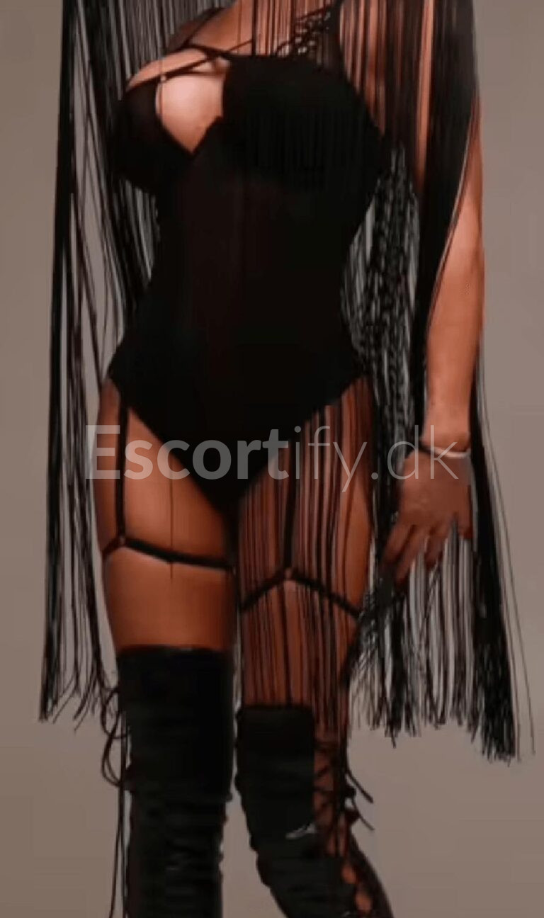 DANSKE MARLENE GÆSTER KOLDINGHELT PRIVAT/DISKRETMANDAG OG TIRSDAGKØRER OGSÅ ESCORTTLF 36600494