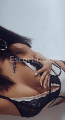 Easter PackagesTantraHot long Oil MassageTempted Touches