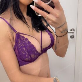 Kinky italian girl , first time here , real 100%
