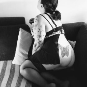 LÆKKERT PÅSKE TILBUD ️ PRIVAT HOS MIG & ESCORT  NATUR-SEX ️ 100% DANSK - TRUSSE-LØS & SMASK-VÅD SPRØJTE MIS  LIDERLIGE LIVA ER MAX KLAR