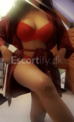 LATINA BØSTER AF HELE MIN NATURLIGE KROP RIGTIG GFE //ANAL //KOM PÅ KROP// BLOWJOB //SEX//PROSTATMASSAGE// GOLDEN BRUSER //BODY 2 KROPSMASSAGE OG MERE