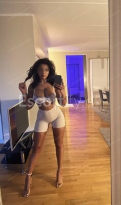 MICHELLE,Your Perfect Companion In Kobenhavn , I Also Offer Lingam Tantra Massage