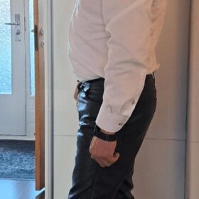 Nyt TREKANT SEX MED PORNOMODDELEN KARINA. FYENS ESKORTE SERVICE , SOM OGSÅ KØRE I JYLLAND . TIL PIGE ; DAMER, PAR , FYRE ,MÆND OG HANDICAPPEDE.
