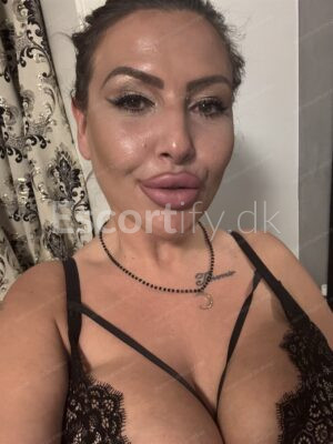 PAMELLA QUEEN OF THE BEST BLOW PORN EXPERIENCE