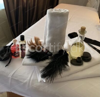 Sexy Linda !!!!sensual touch! Erotic massage relax and turn you on! Revolut, Euro, DKK!