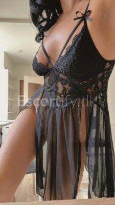 Sonia Aarhus hot party girl /escort all area   MobilePay available