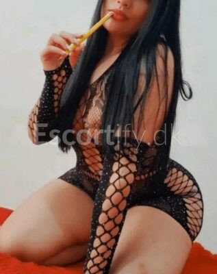 TILBUD VEJLE 15MIN SEX 500 ELLER BLOWJOB CUM I MIN MUND 500 Hed moden elskerinde med former som elsker at få slikket min fisse til den sprøjter