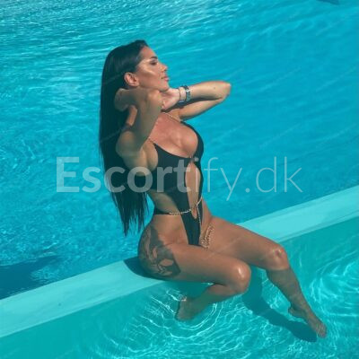 AMY23 INCALL and OUTCALL!! Massage B2B! REVOLUT and CASH!