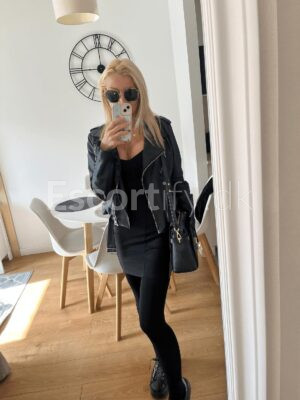 Slim Sexy Weronika ️ Available for Escort ⭐Parties⭐Strip shows⭐GFE and great erotic massage ️I speak great English Text me at 5014 4257