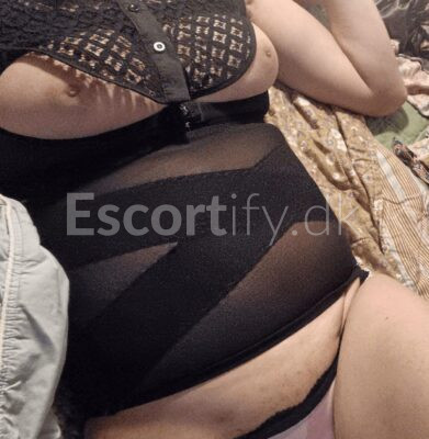 Spansk transkvinde tilbyder/offers service til herrer i Scandinavien fra 20 til 60s .Er selv 32-182-72kr-75b natural breast/naturlige brysters/brunne øjne, slank t