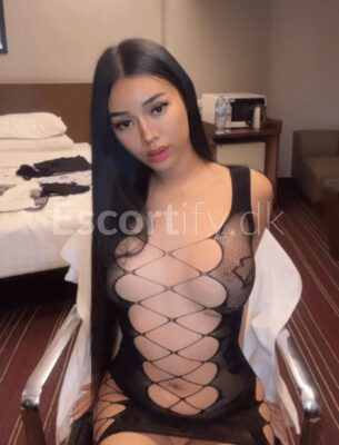 23yrs Cute Ladyboy Sabina Swedish88