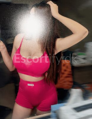 A sweet, new girl in town