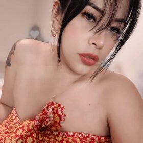 Hej, mit navn er Chaya, en meget sexet pige på 32 år., jeg er en #halvt-thailandsk-🇹🇭 #malaysisk-🇲🇾 Min første gang i Danmark. #Jeg har store bryster og rigtige b