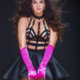 Hi gentlemen If you are looking for a hot sexy time or a great professional massage+body to body oil massage.Text me at 7888 2064