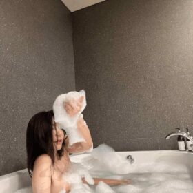 HiI’m Elsa sweet a little girl 29years 50kg  % real picture looking forward for take care of you guys