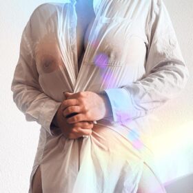 Julie på gæstevisit Svalereden på onsdag kl.10-21 ️ book tid på SMS 91800822