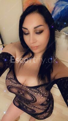 Jasmine. Girl!NATURAL BOOBS. GFE and Hardcore