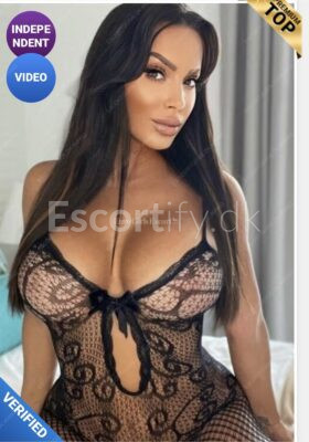 Last day!Exclusive Latina , Brazilian Baby with Huges Boobs back to the town! Deep troath
