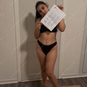 Sweet and sexy Anais , i love owo and doggy style