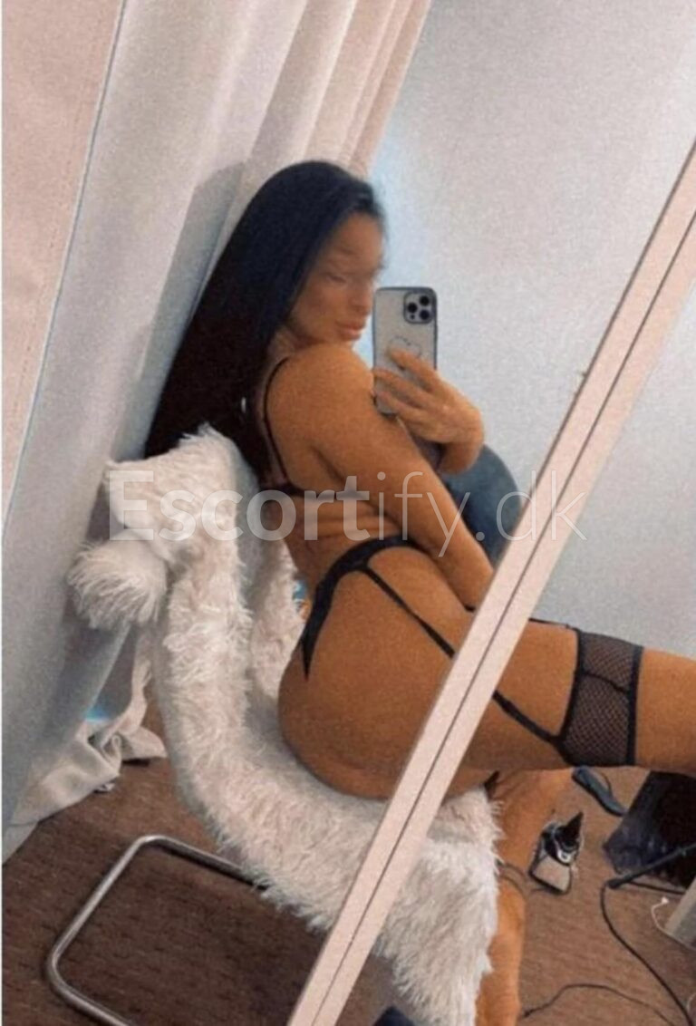 ️Carolina hot party girl Outcall Skanderborg OUTCALL Aarhus in all area MobilePay Cash revolut or PayPal