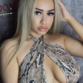Hey Guys sweet young girl in Vejle 7100 🇩🇰 BEST️ and good care good service