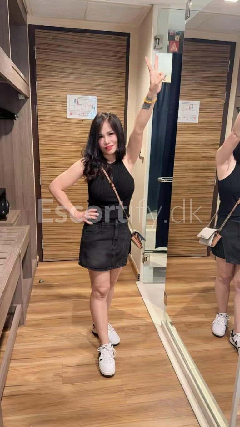 Nina Sweet Thai girl come back again from Thailand  New in AalborgGood Full service & fantastic massage, Please Booking happy time sms 4550390854