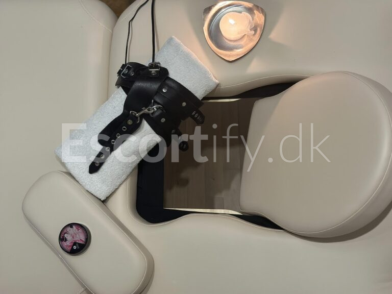 Gretha ELIT-TANTRA - sensual B2B massage. lingam -milking table Copenhagen !!availavale