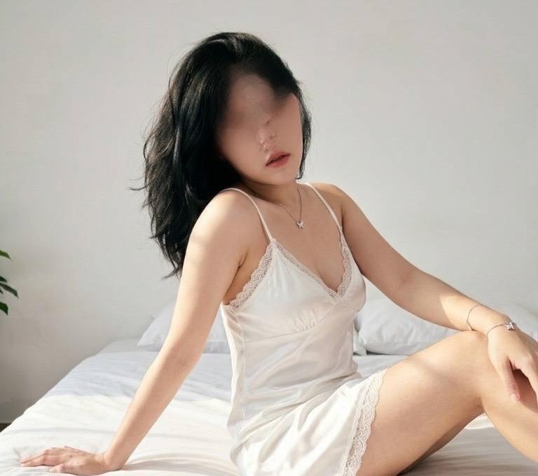 #Sms, ️50368673My name is Beer, I'm new to Esbjerg Ready to bring you happiness and satisfaction I'm a beautiful, sexy girl with a cheerful personality, easyg