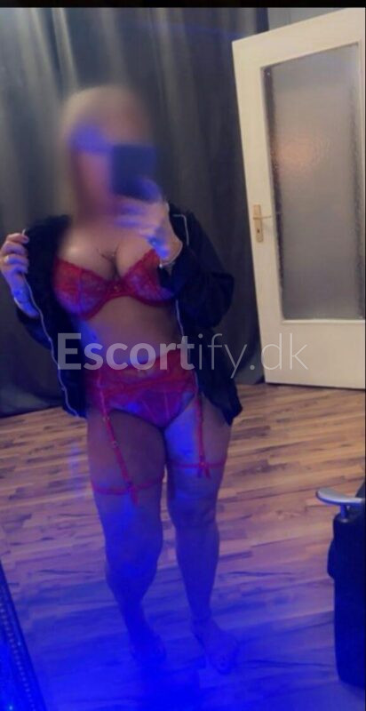 ESBJERG/,COLOMBIAN LADY SO HOT SO NASTY SEX WHITH CONDOM/ THE BEST SERVICES /FUCK SUCK KISSES MASSAGGE ,DIFERENT POSITION /AND RICH HAPPY WHITH CUM