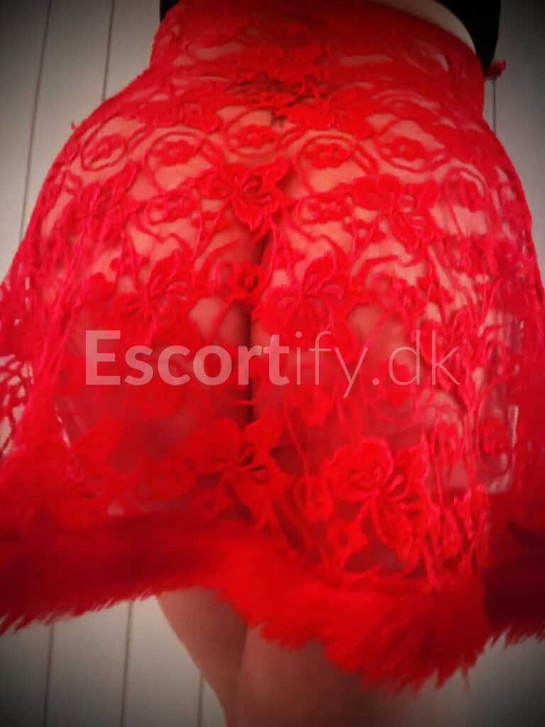 # Amatør # Escort#curvey #Big tits #Anal #Blowjob #Brat # Sub #legetøj # – escort i Fyn