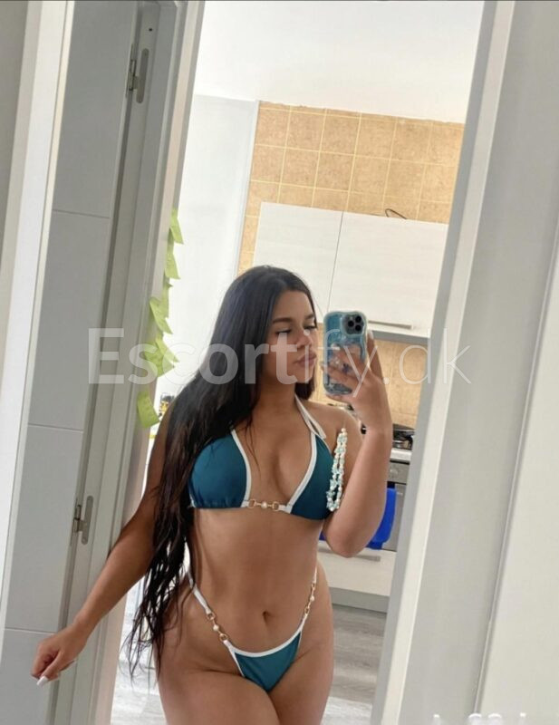 AARHUS 8230 . . SOY UNA CHICA SEVILLANA ESPAÑOLA MUY PERRA ME ENCANTA HACER DE TODO ME GUSTAN HOMBRES MUY SUCIOS LLAMAME ESTARE ESPERANDO ACEPTO PAYPAL REVO