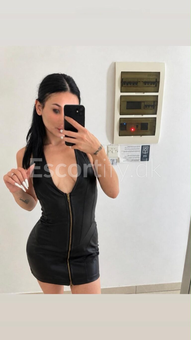 ️JASMINE️ PARTY GIRL ️INCALL AND OUTCALL