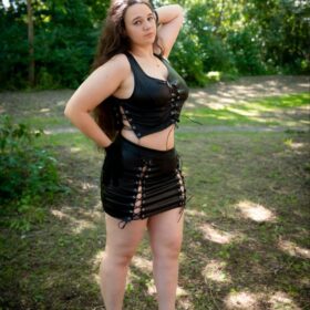 ‍⬛ Your Catwoman is already here…  Mysterious, daring, and incredibly feminine. I love intrigue, beautiful encounters, and a special atmosphere. Look into my eye