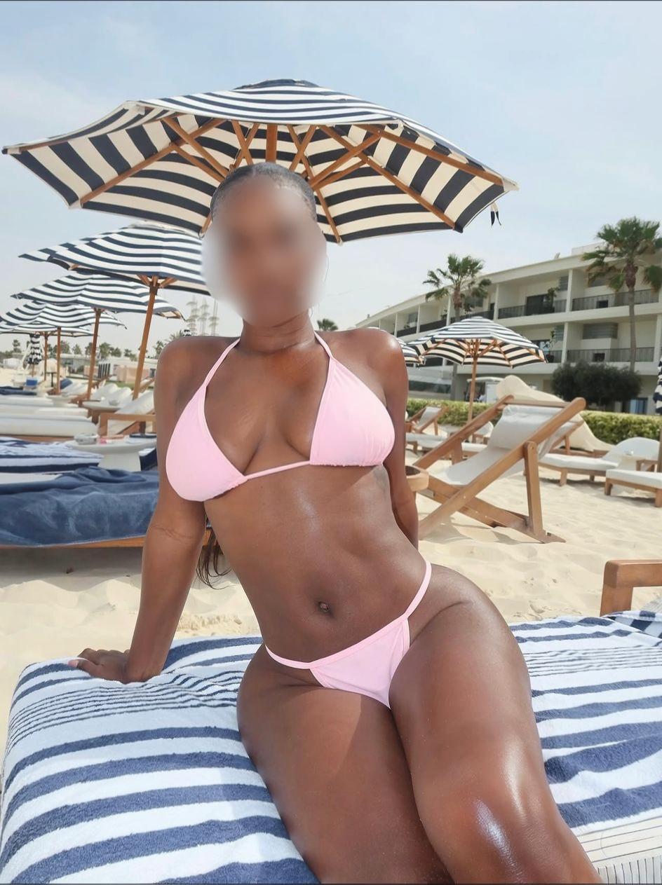 Chloe first time in Danmark come and try a young teenag Body I love deep throat and face sitting. New In Slagelse
