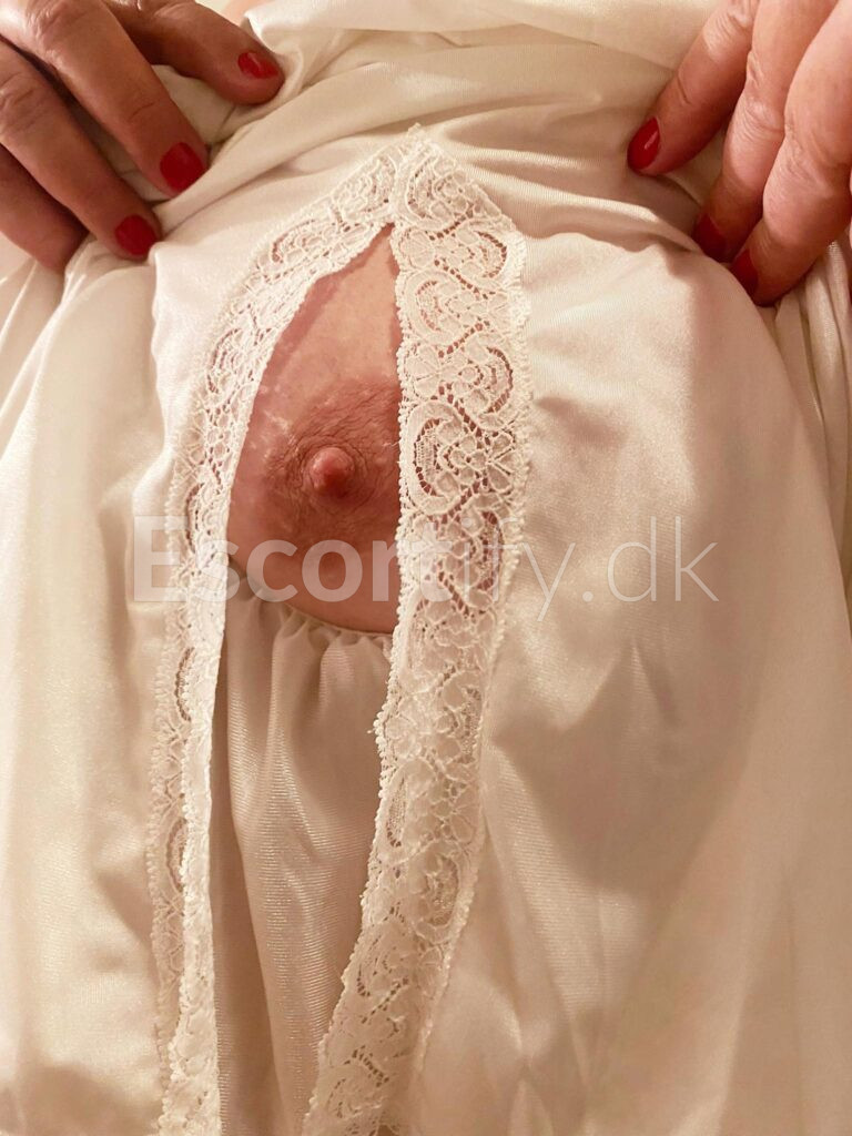 SONIJA – escort i Midtjylland