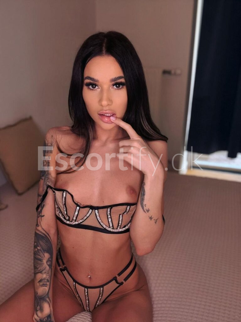 ️AARHUS️ZARA-PETITE VIDEO-GFE