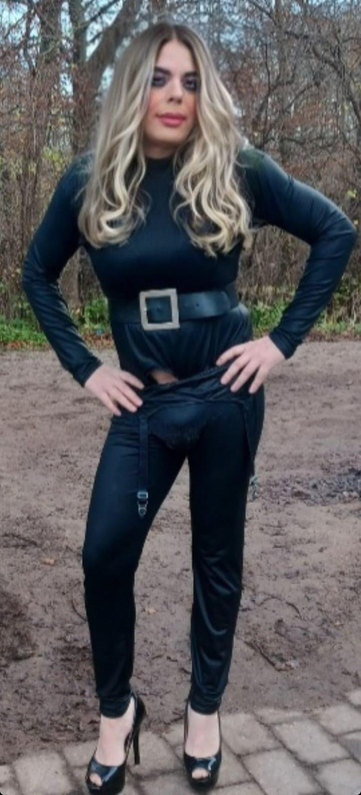 HOLSTEBRO IN VESTERFELDBORGVEJ14 7500 / HOLSTEBRO / VIBORG / HERNING SKIVE/TRANS TOP GIRL KAREN / IMMUNIZE ME WITH YOUR MOUTH...MY HUNGRY CALF ME, MY LITTLE CALF /