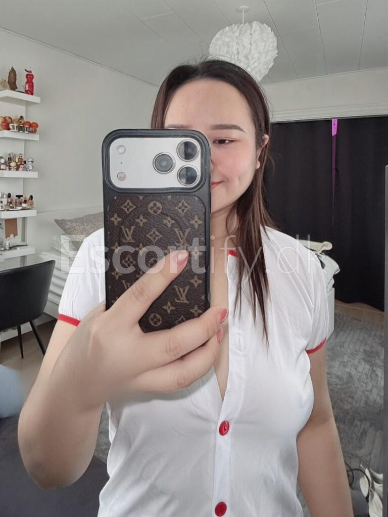 Special Price  Aalborg  New hottie here real boobs with big ass naughty personality tiny body with a cute smile  come try me love