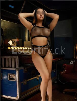 Jeg er Alma, første gang i BRABRAND 8220 masaje Tantra,B2B,min fisse er varmog våd til dig. 50131672