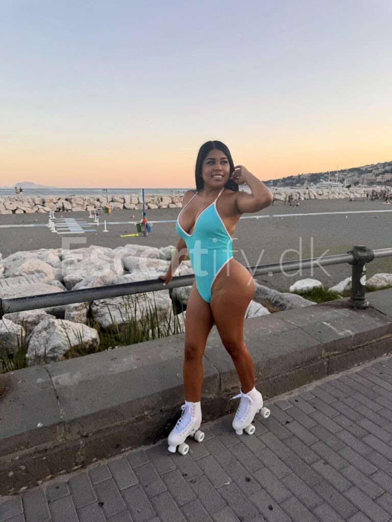 AARHUS C PARTY GIRL LATIN