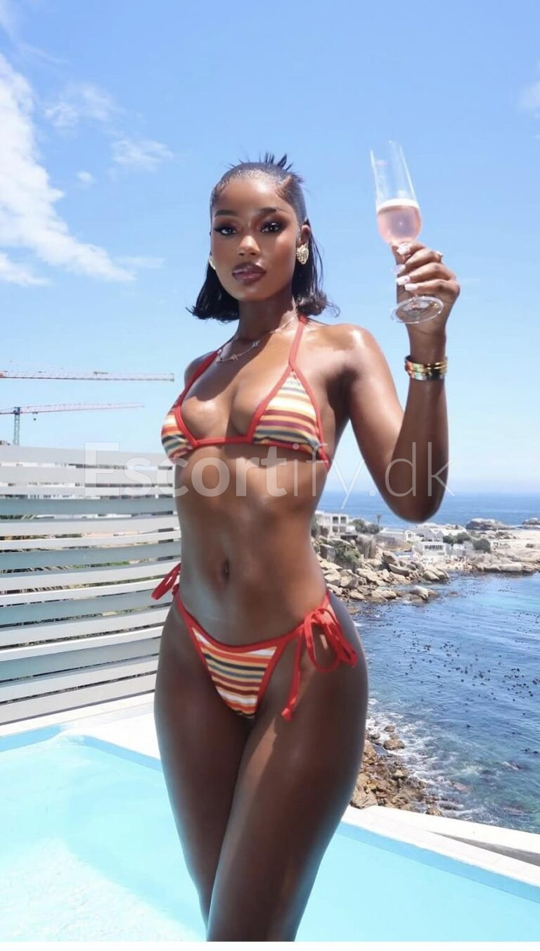 JENNY IN AARHUS FOR PARTY INCALL& OUTCALL FULL SERVICE WITH GOOD PRICES YOUNG AFRICAN BABE PETITE AND LUCIOUS SEXY LIPS