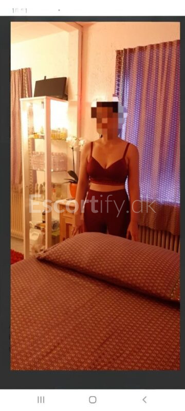 New sexy thaigirl - Ikast