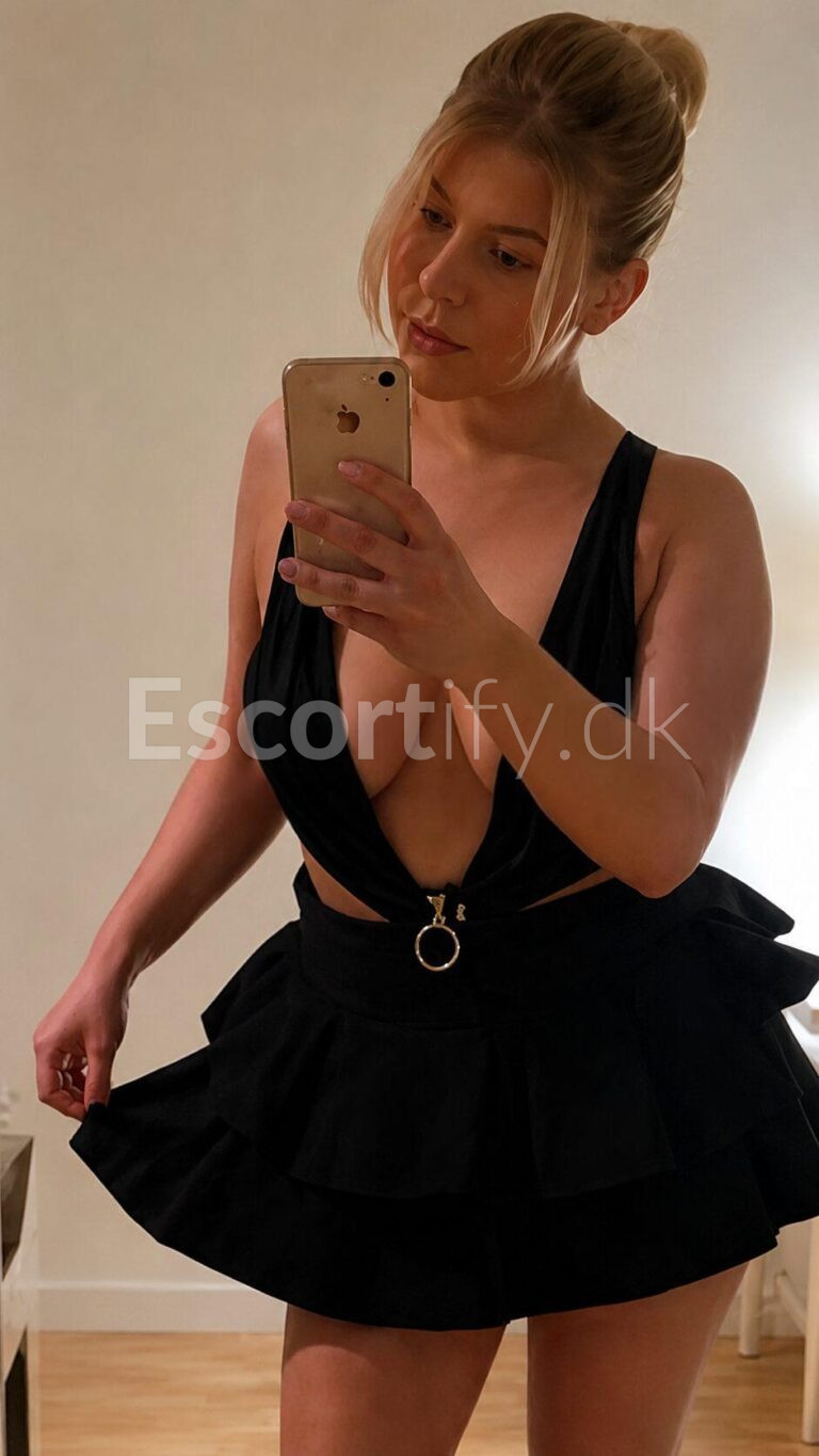 NØRRESUNDBY next to bridge SMALL GIRL STRAPON &viagra party  ESCORT 3h 3000LET’S HAVE FUN TOGETHERReal pictures with my face