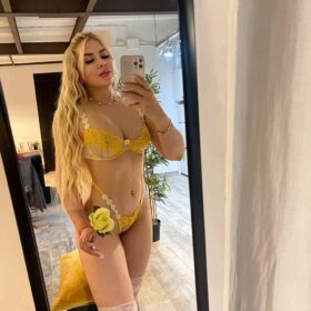️ Viby. Blonde Sexy Isabella  the best girlfriend experience  I offer massages and passionate sex. Excellent reviews