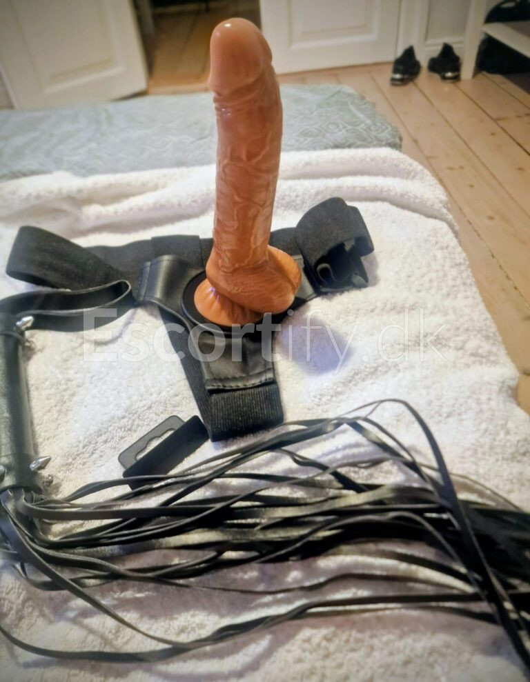 ️g New big Sexy bom shakira .Tasstrup# Roskilde ..pic 100% no fake️mature domina service the strapon and dildo