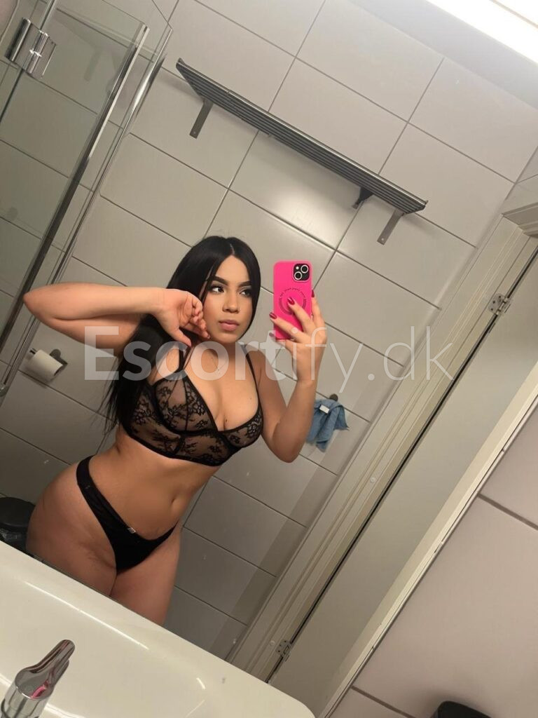 Vejle i am Valeria YoungFULL SERVICE GIRL