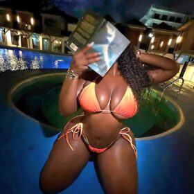 New in town/sexy NATURAL TITSand super hot bodyBig Ass Party GirlLove ridingcock,blow/69relaxing b2b massageplay & suck my big tits,cum on boob's